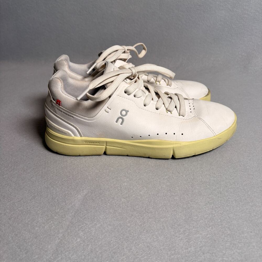 Size 8.5 - On The Roger Advantage White/Hay